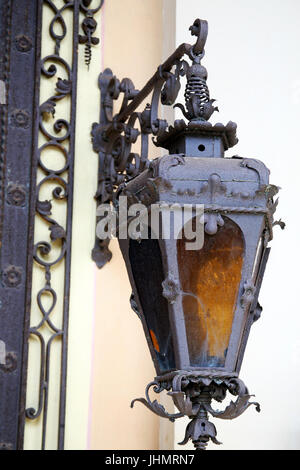 Portici di Zagabria cimitero principale Mirogoj,Lampadina a candela,croazia,l'Europa,2 Foto Stock