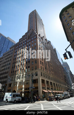 Finestra riflessioni sul fred f francese Building di New York City STATI UNITI D'AMERICA Foto Stock