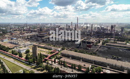 Lipetsk, Russia - 11 luglio. 2017: vista dall'alto di impianto metallurgico gruppo NLMK. Foto Stock
