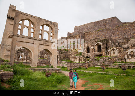 Il Grand Old Fort di Golconda a Hyderabad è una spettacolare realizzazione di prodezza architettonica con i suoi corridoi di avvolgimento e su palazzi whelming Foto Stock