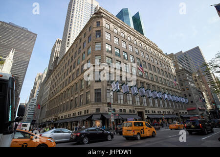 Saks Fifth Avenue Luxury department store di New York City STATI UNITI D'AMERICA Foto Stock