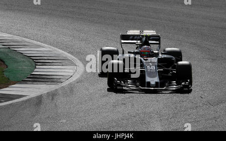 Haas' Antonio Giovinazzi durante la seconda pratica del 2017 British Grand Prix sul circuito di Silverstone, Towcester. Stampa foto di associazione. Picture Data: venerdì 14 luglio, 2017. Vedere PA storia AUTO inglesi. Foto di credito dovrebbe leggere: Tim Goode/filo PA. Restrizioni: solo uso editoriale. Uso commerciale con il previo consenso di squadre. Foto Stock