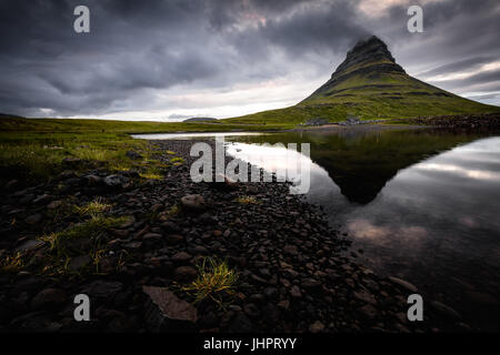 Kirkjufell in Islanda Foto Stock