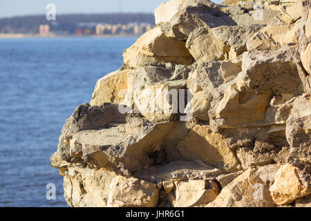 Vista in Grecia. pietre bianche e mare blu Foto Stock