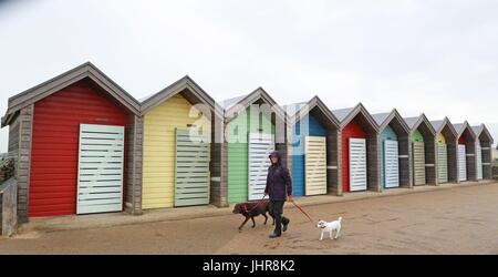 Tempo piovoso presso la spiaggia di Blyth sulla costa nord est di St Swithin del giorno come La leggenda narra che se piove su St Swithin del giorno poi il tempo umido continuerà per 40 giorni. Foto Stock