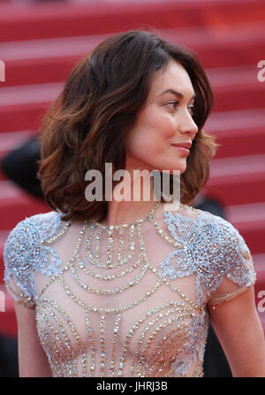 L'attrice Olga Kurylenko assiste le storie di Meyerowitz premiere durante il settantesimo annuale di Cannes Film Festival presso il Palais des Festivals il 21 maggio 2017 a Cannes, Francia. Foto Stock