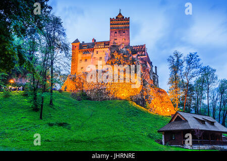 Brasov, in Transilvania. La Romania. Il castello medievale di crusca, noto per la leggenda di Dracula. Foto Stock