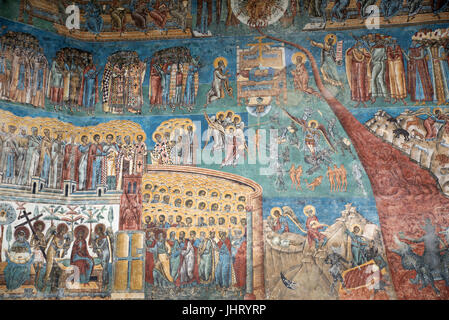 Dettaglio del Giudizio Universale dipinto sulla parte esterna della chiesa di San Giorgio al Monastero di Voronet, Gura Humorului, Romania Foto Stock