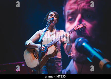 Il Barolo, Italia. Il 15 luglio 2017. Carmen Consoli, Max Gazzè e Daniele Silvestri performing live presso il Festival di collisioni 2017 Credit: Alessandro Bosio/Alamy Live News Foto Stock