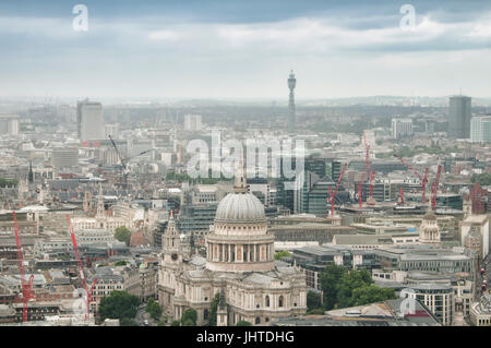 Vista su tutta occidentale di Londra e la Cattedrale di St Paul e dal di sopra Foto Stock