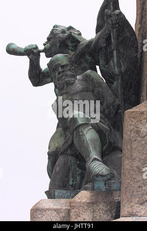 Un monumento della Battaglia di Grunwald in Cracovia sulla piazza Matejko, Polonia Foto Stock