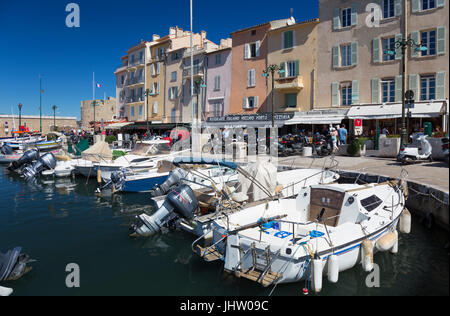 Porto di Saint-Tropez ( Le Vieux Port de Saint Tropez, Francia Foto Stock