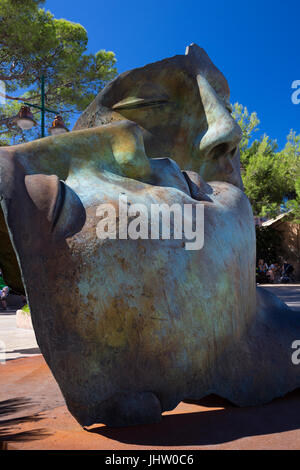 Hermanos (fratelli) scultura di Igor Mitoraj, Saint Tropez, Francia Foto Stock