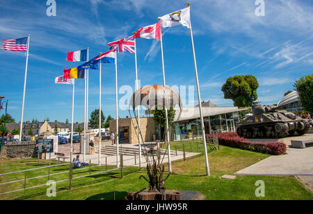 Paracadutista Memorial Ste Mere Eglise Foto Stock