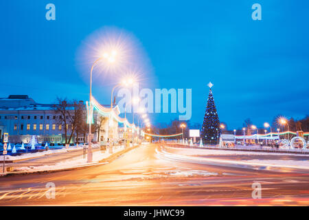 Gomel, Bielorussia. Principali albero di Natale e la festa di illuminazione su Piazza Lenin a Gomel. Nuovo anno in Bielorussia. Foto Stock