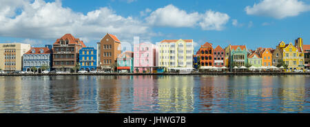 Willemstad è la capitale di Curaçao, un'isola nel sud del Mar dei Caraibi che forma un paese costituente del Regno dei Paesi Bassi. Foto Stock