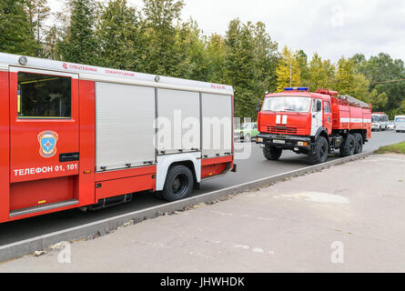 Orel, Russia - 27 Settembre 2016: camion fuoco stand sulla strada Foto Stock