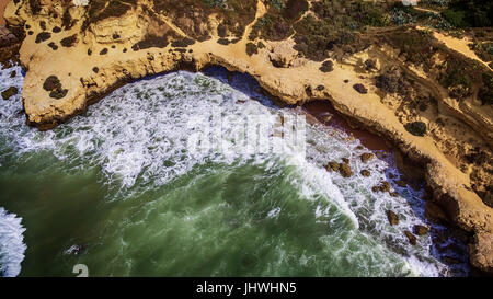 Algarve Portogallo: antenna UAV foto della costa Foto Stock