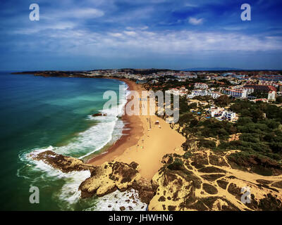 Algarve Portogallo: antenna UAV foto della costa Foto Stock