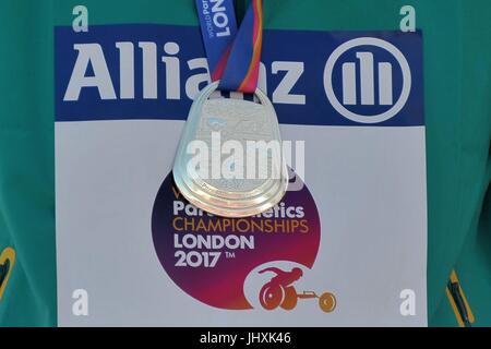 Stratford, UK. 17 lug 2017. La parte anteriore della medaglia d'argento. Mondo para di atletica. London Olympic Stadium. Queen Elizabeth Olympic Park. Stratford. Londra. Regno Unito. 17/07/2017. Credito: Sport In immagini/Alamy Live News Foto Stock