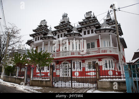 Lussuosa casa di Roma popolo chiamato 'tiganesti palato', Ciurea, Distretto di Iasi, Romania Foto Stock