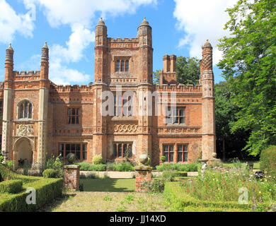 Oriente Barsham, Manor House, inizi del XVI secolo, Tudor manor, facciata a sud, sud-est wing, Norfolk, Inghilterra, Regno Unito Foto Stock