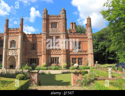 Oriente Barsham, Manor House, inizi del XVI secolo, Tudor manor, facciata a sud, sud-est wing, Norfolk, Inghilterra, Regno Unito Foto Stock