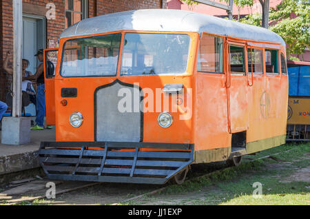 PORTO VELHO, Brasile - 16 giugno 2017: Madeira-Mamore stazione e la riattivazione della litorina tour sulla Estrada de Ferro Madera Mamore railroad in P Foto Stock