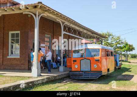 PORTO VELHO, Brasile - 16 giugno 2017: Madeira-Mamore stazione e la riattivazione della litorina tour sulla Estrada de Ferro Madera Mamore railroad in P Foto Stock