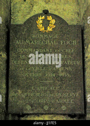 Varie lapidi di WWI difensori di Amiens, Francia, su 5/7/2006 Foto Stock