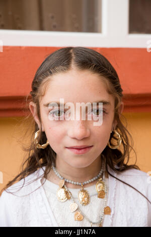 Ritratto di un giovane Roma ragazza gitana, Ivanesti, Romania Foto Stock