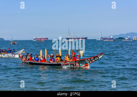 Raduno di canoe, Canada 150+, Hadden Park / Vanier Park, Vancouver, British Columbia, Canada. Foto Stock