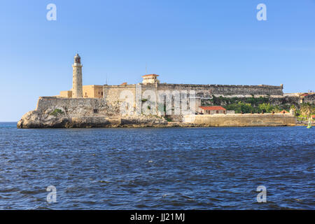 Castillo de los Tres Reyes del Morro esterno, dal mare, Havana, Cuba Foto Stock