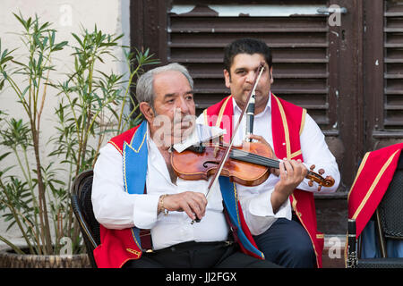 BUDAPEST, UNGHERIA. 23 giugno 2017: musicisti di strada per le strade di Budapest in Ungheria Foto Stock