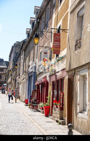 Centre-ville de Dinan, ville fortifiée, Bretagne, Francia - Dinan centro città, città fortificata, Bretagna Francia Foto Stock