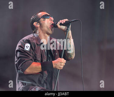 Bridgeview, Illinois, Stati Uniti d'America. Il 15 luglio 2017. SULLY ERNA di Godsmack durante la Chicago Open Air Festival di musica al Toyota Park di Bridgeview, Illinois Credit: Daniel DeSlover/ZUMA filo/Alamy Live News Foto Stock