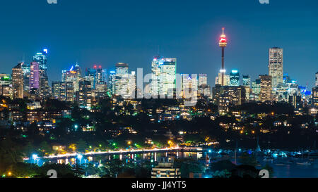 Skyline di Sydney CBD di notte Foto Stock