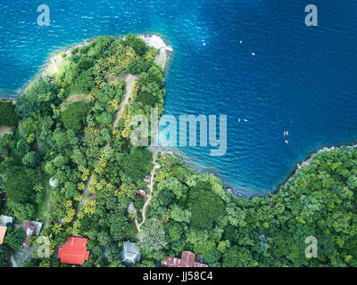 Blue Lagoon in vista tropicale in precedenza dall'alto. Resort tropicale in Nicaragua Foto Stock