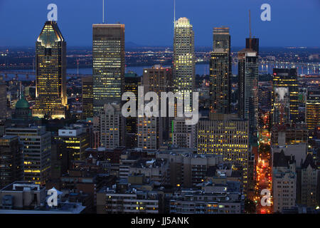 Montreal, Canada,17,Luglio,2017.Vista del centro cittadino di Montreal durante la notte. Credit:Mario Beauregard/Alamy Live News Foto Stock