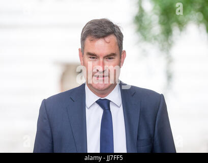 David Gauke, segretario di Stato per il lavoro e le pensioni, arriva al 10 di Downing Street per una riunione del gabinetto Foto Stock