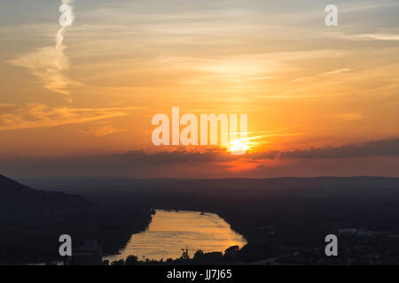 Bel tramonto sul Danubio in Austria. Foto Stock