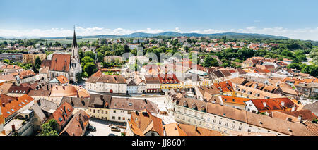 Vista panoramica del famoso Melk centro situato nella Bassa Austria Foto Stock