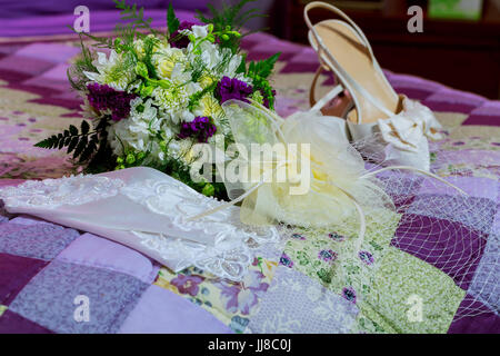 Bella colorato bouquet di fiori in una scatola rotonda Foto Stock