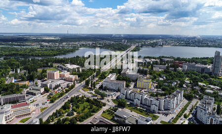 Lipetsk, Russia - 11 luglio. 2017. Vista superiore della città e il fiume Voronezh Foto Stock