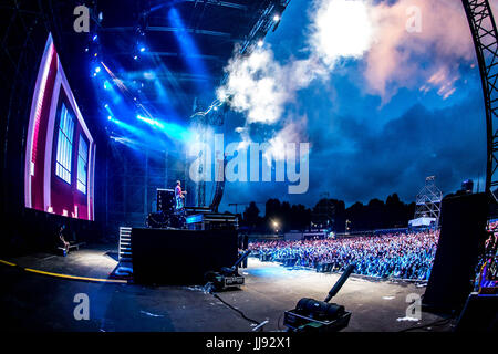 Il chainsmoker suona dal vivo a Milano nel 2017 Foto Stock