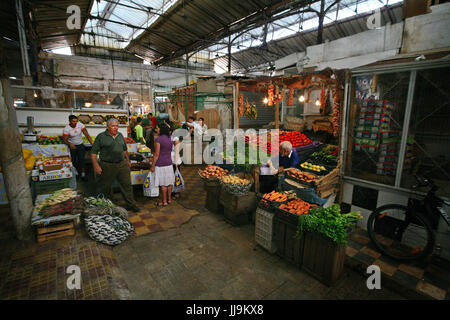 Mercato vegetale coperto a Tangeri, Marocco Foto Stock