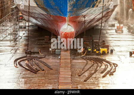 Costruito nel 1994 Francia Chantier Naval de Marseille (CNdM) è un cantiere di riparazione navale con moderne e ben attrezzate strutture e di una forza lavoro altamente qualificata, una vasta rete di specialisti e una forte etica del lavoro di squadra . Foto Stock