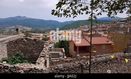 Orgosolo, il villaggio dove wallpainting è un modo di vita in Sardegna (Italia) Foto Stock