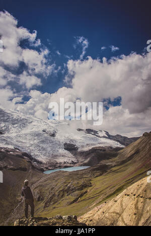 Ausangate glaciale gamma di montagna & laghi, Perù Foto Stock