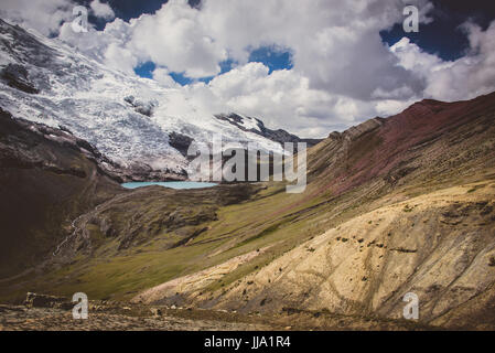 Ausangate glaciale gamma di montagna & laghi, Perù Foto Stock